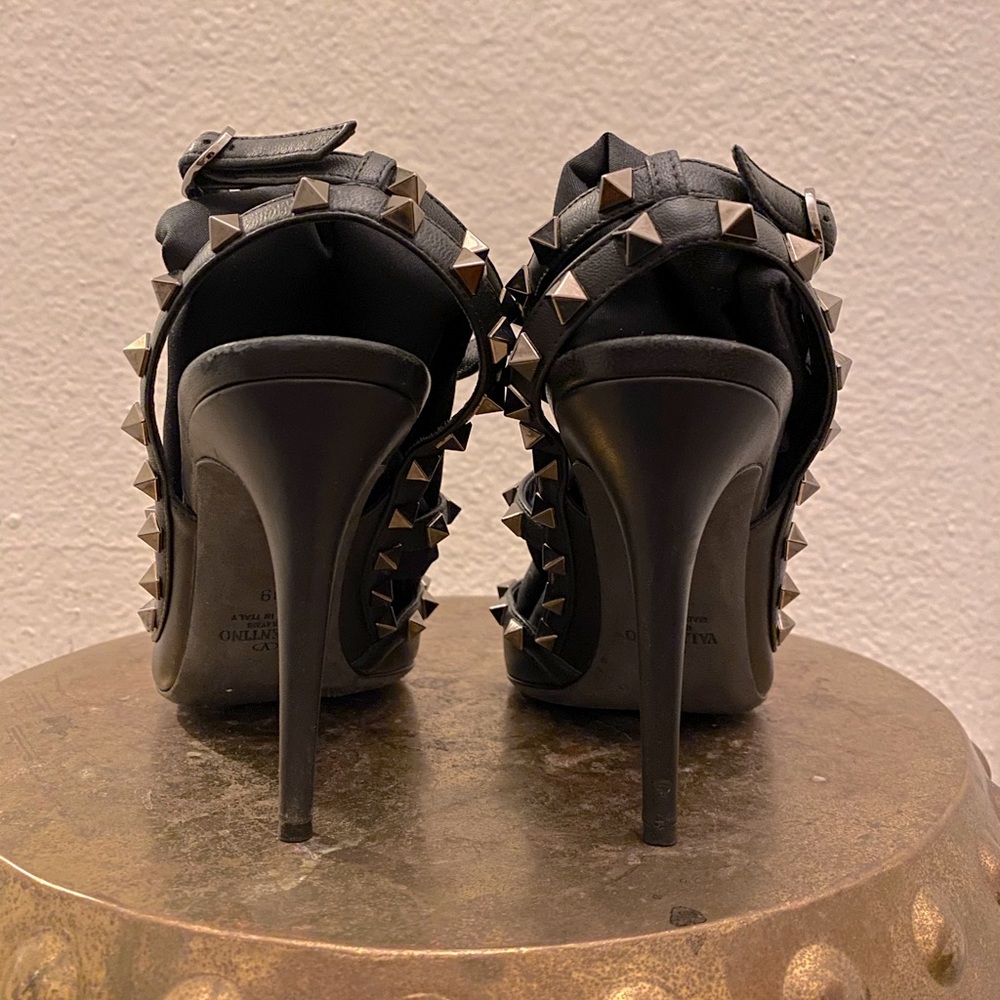 Valentino Noir Rockstud Heels 39